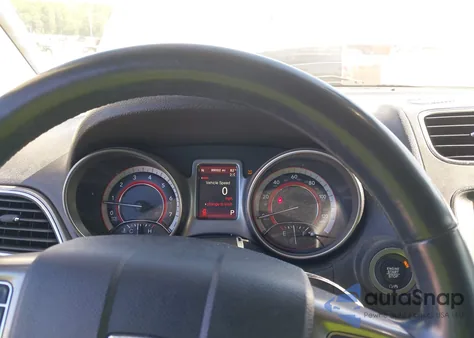 2020 Dodge Journey Crossroad z USA, uszkodzony, nr VIN 3C4PDCGB6LT248496